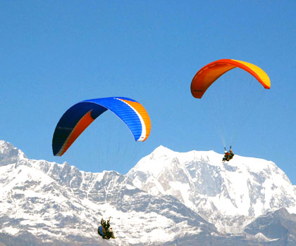 paragliding in manali